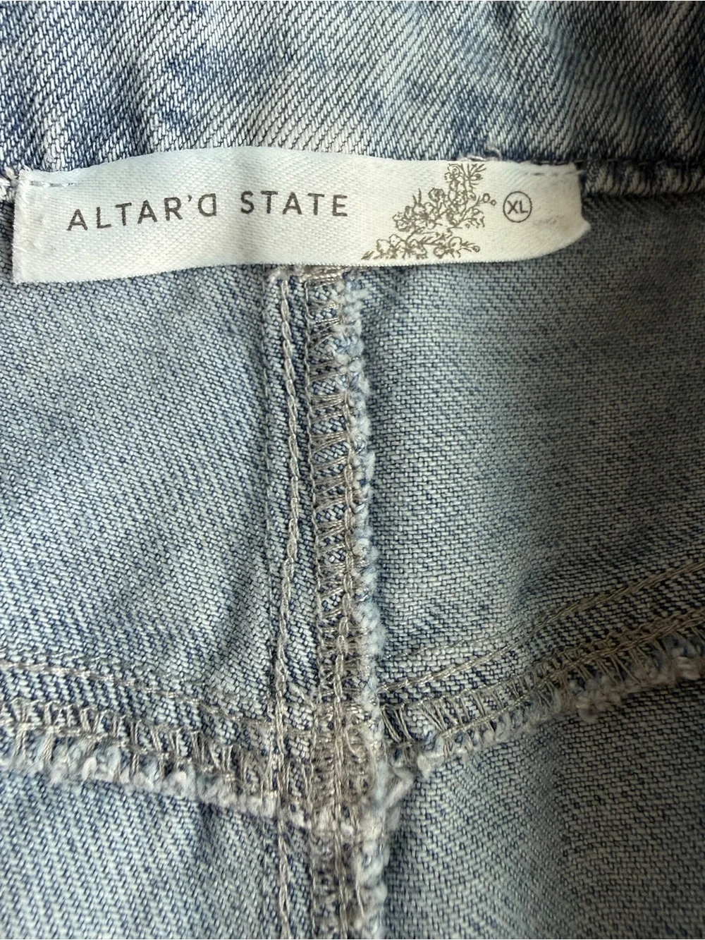 Altard State High-Waist Light Blue Denim Cargo Shorts - Picture 3 of 4